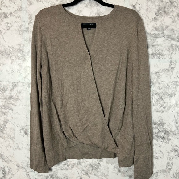 Fate by LFD Taupe Wrap Sweater Front Key Hole Sz M Woman Used.    6 - Picture 5 of 10